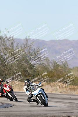 media/Dec-01-2025-Moto Forza (Mon) [[2daa91e15f]]/3-Beginner Group/Session 3 (Turn 3)/